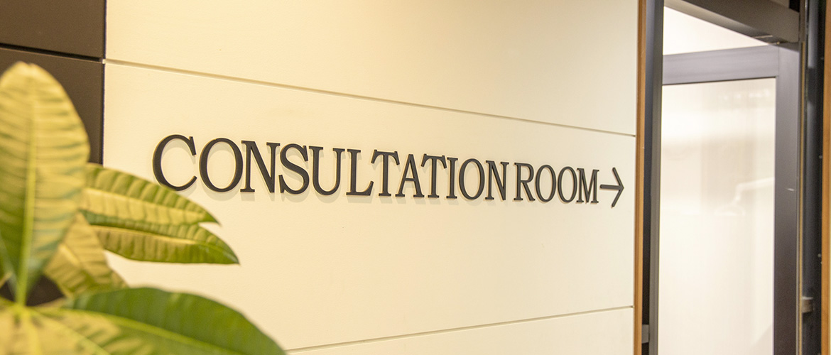 写真：consultation room 入口